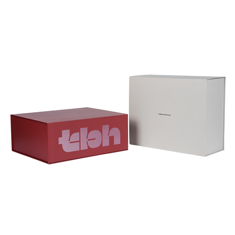 Коробки для одежды с жесткой верхней и нижней крышкой.