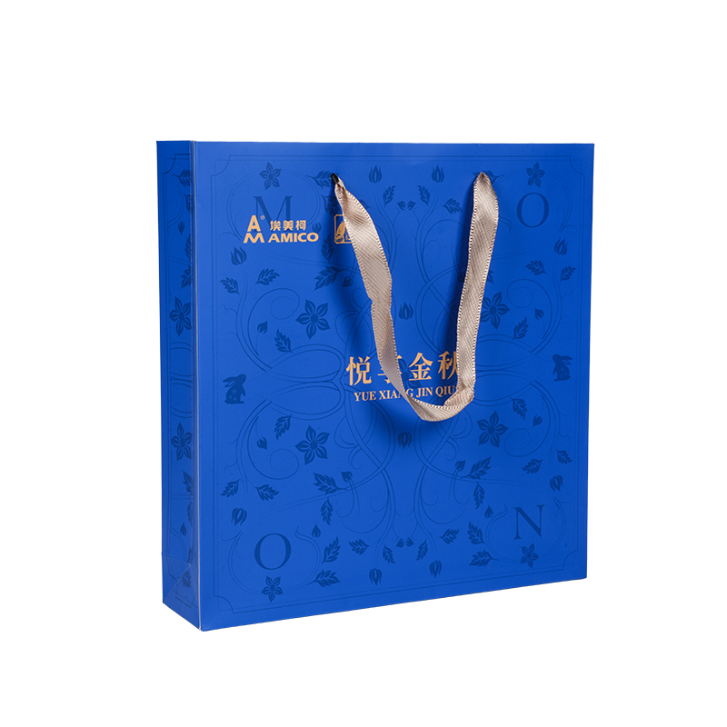 Вертикальные сумки из крафт-бумаги на праздничную тематику